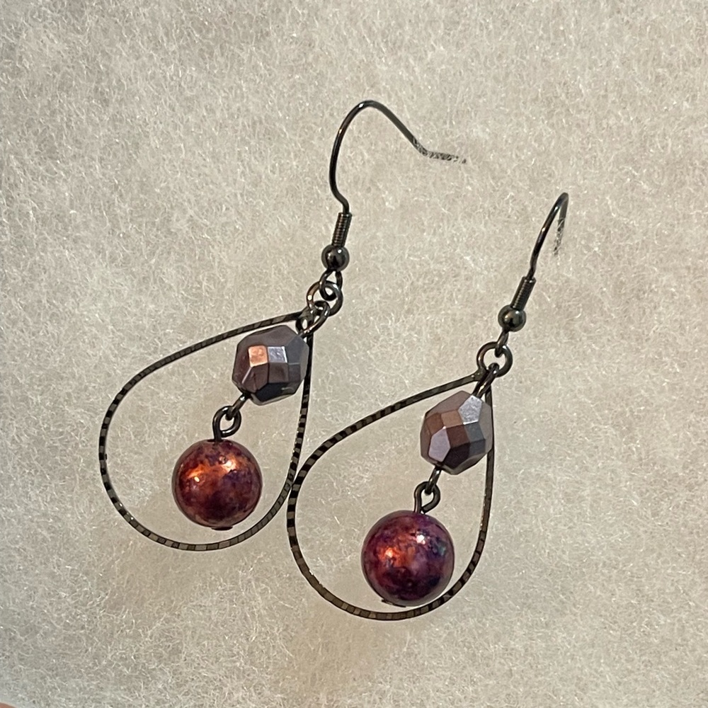 Beautiful Premier Designs Rhapsody Earrings